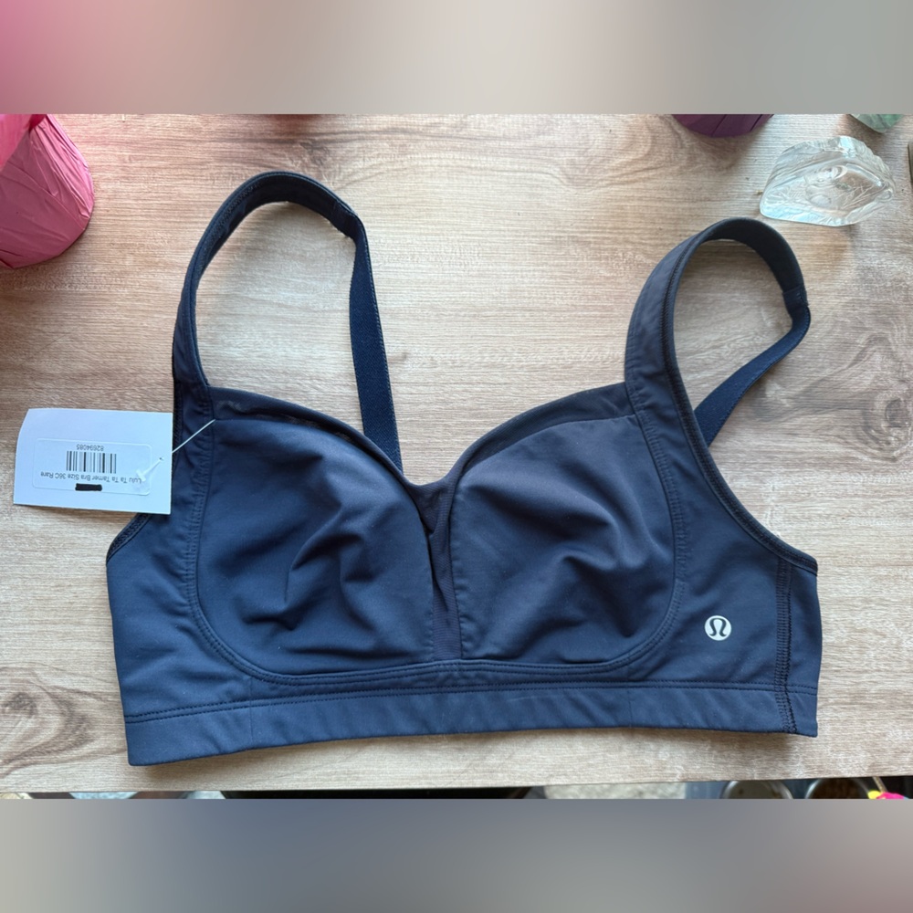 Lululemon Ta Ta Tamer Bra Size 36C EUC